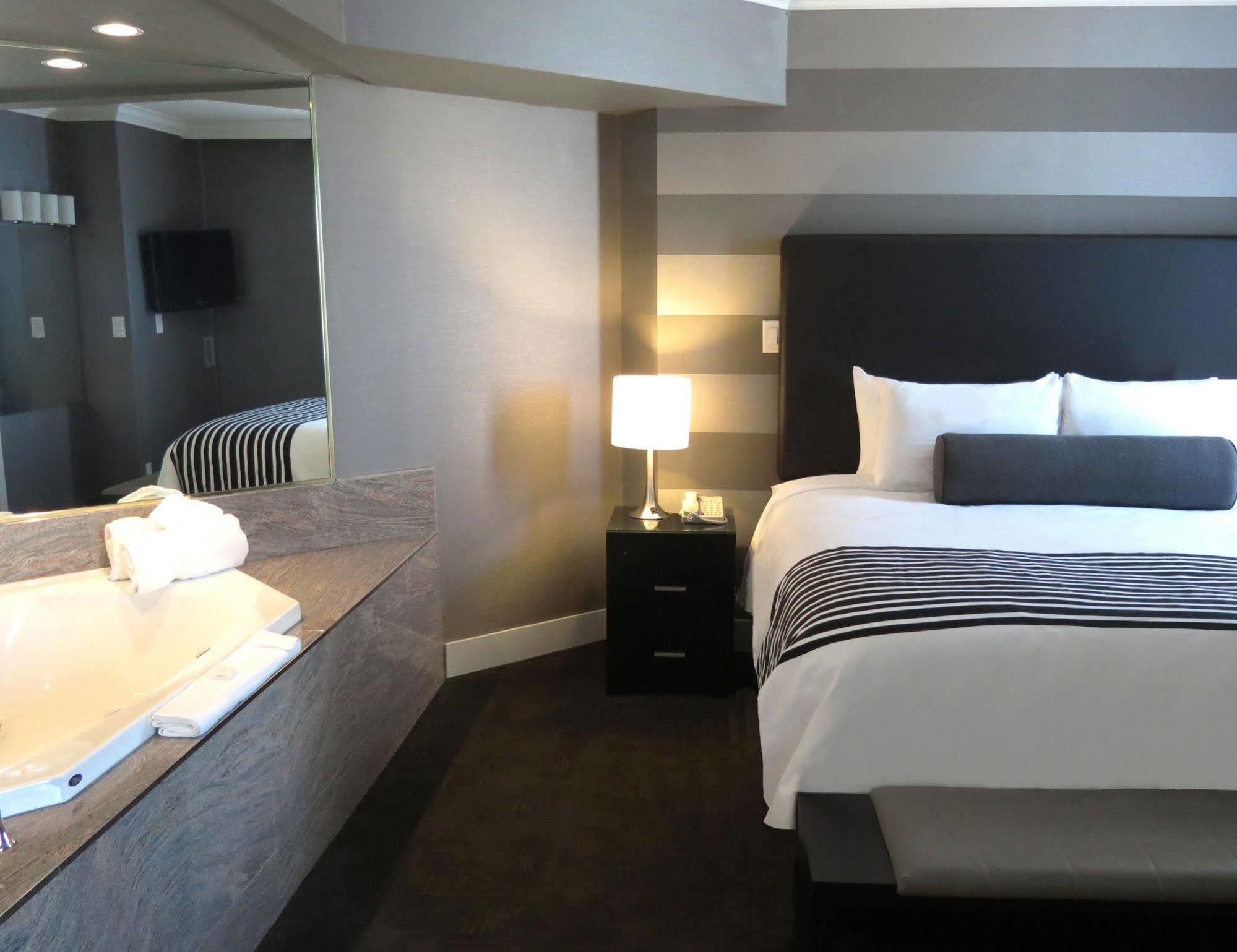 Sandman Signature Mississauga Hotel Eksteriør billede